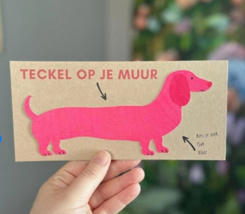 Roze teckel op je muur(sticker)